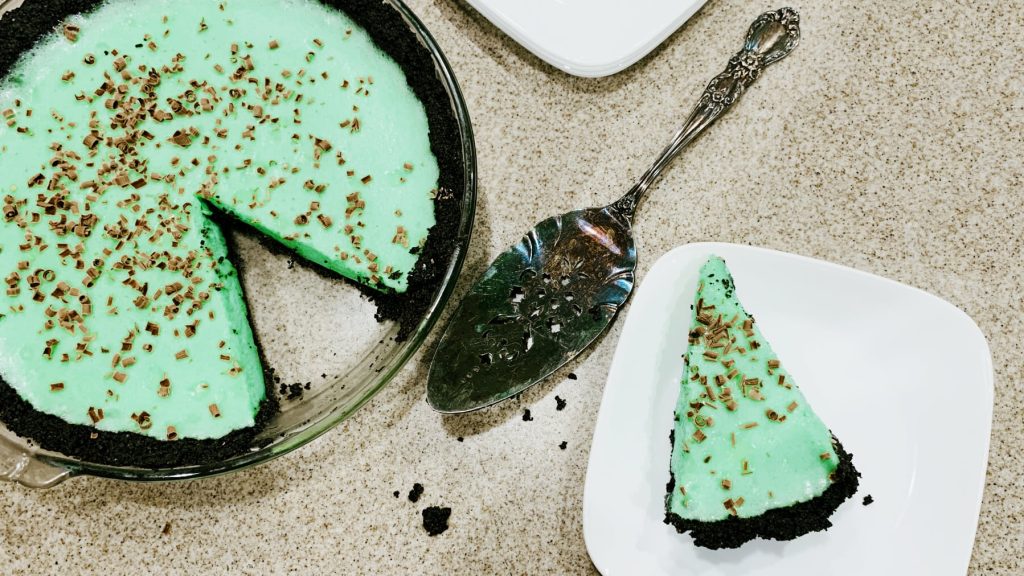Creamy Mint Chocolate Grasshopper Pie